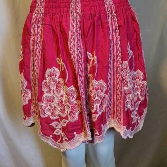 NWT SOLITARE Pink & White Medium Mini SKIRT Floral Embroidered Elastic Waist - Picture 1 of 7